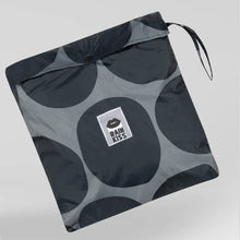 Charger l'image dans la galerie, Poncho de Pluie - Black Polka