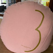 Charger l&#39;image dans la galerie, Coussin Shining Typos Blush
