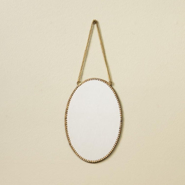 Miroir ovale festonné à suspendre