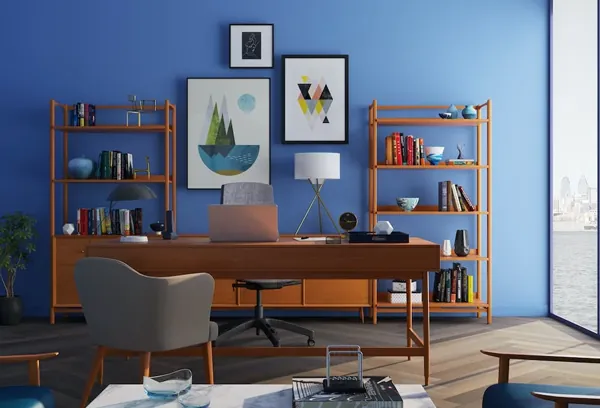 Décoration intérieure élégante avec un mur bleu, du mobilier contemporain et une ambiance chaleureuse